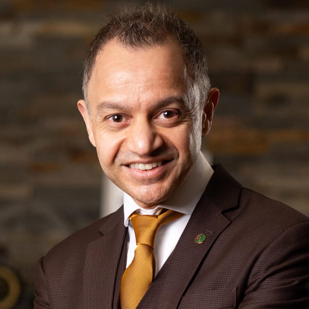 عدنان شلوان